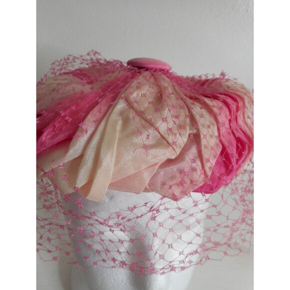 Vintage Womens Calot hat pink with  veil - Estate find - Picture 2 of 8